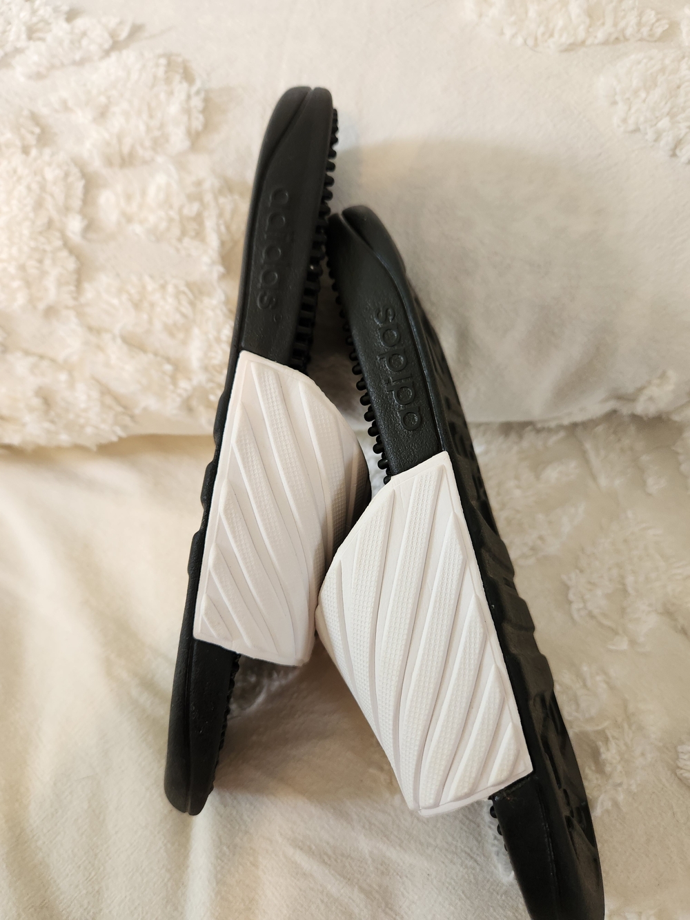 Adidas White & Black Voloossage Slide Sandals With Massaging Foot Bed Size 8 - Picture 2 of 8